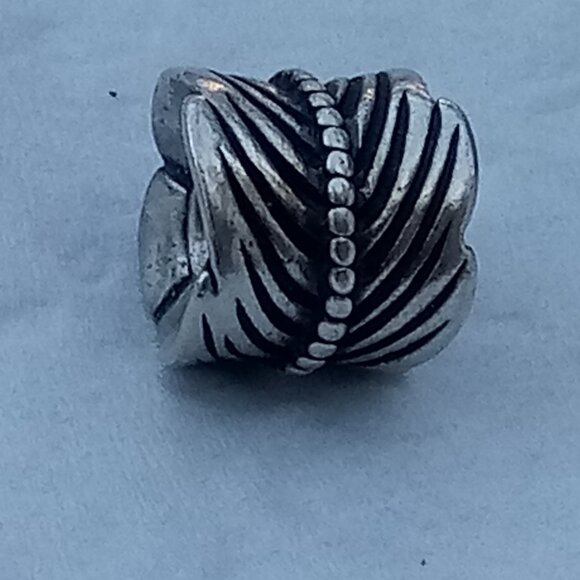 Pandora Sterling Silver Rolled Feather Leaf Bead Charm 925 ALE Retired #790581 - Picture 1 of 3